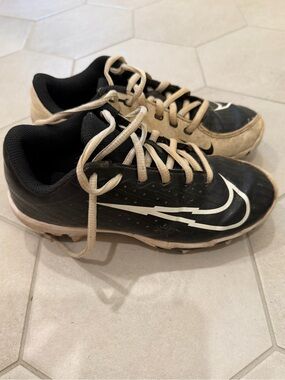 Youth Nike Vapor football cleats size 2